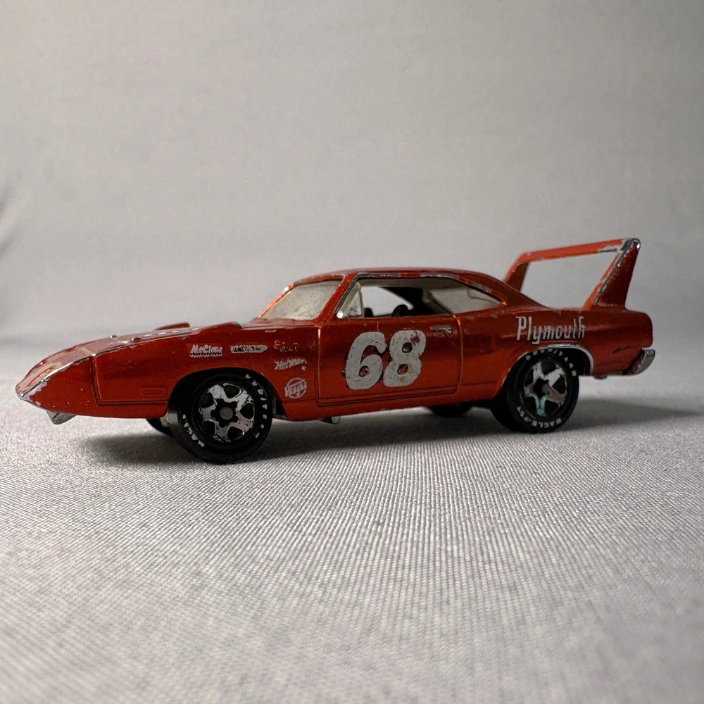Hot Wheels 2005 Plymouth Superbird Orange 68 Racing Diecast 1:64 Muscle Car